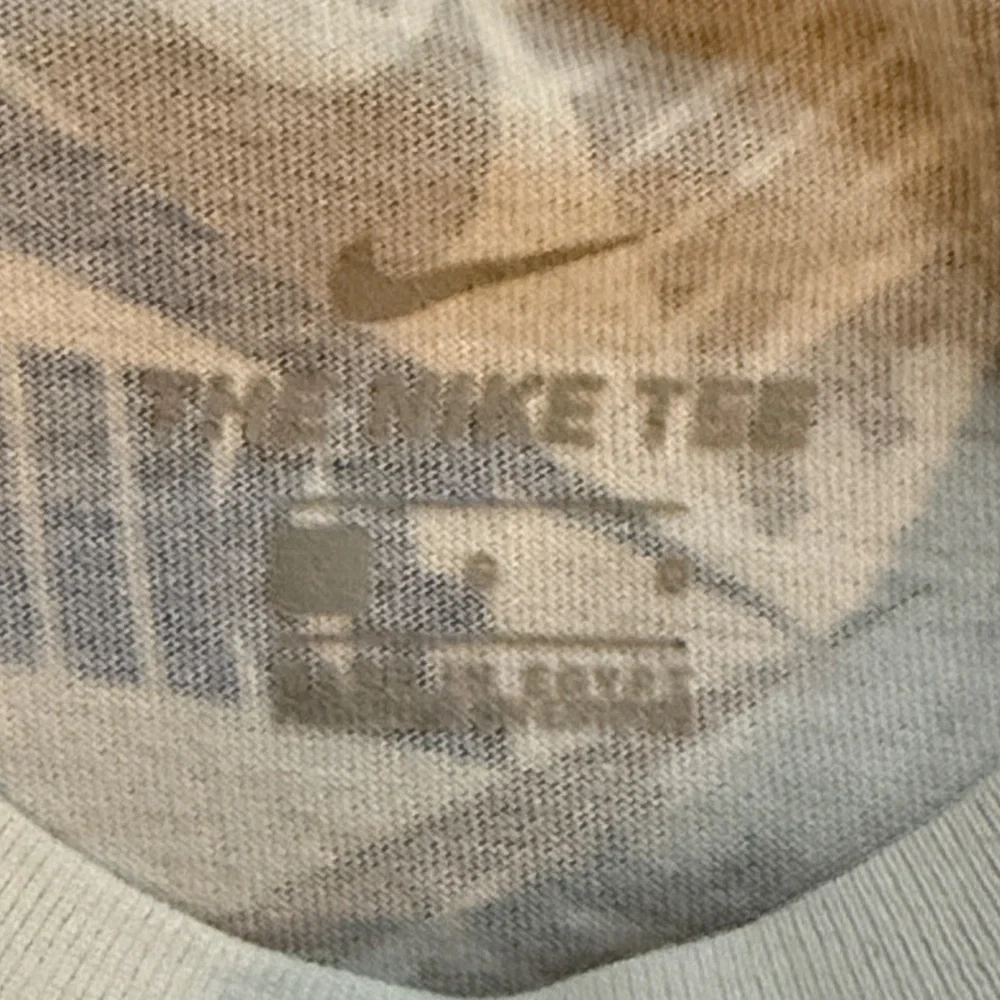 EUC Nike Kids Graphic Tee, sz L